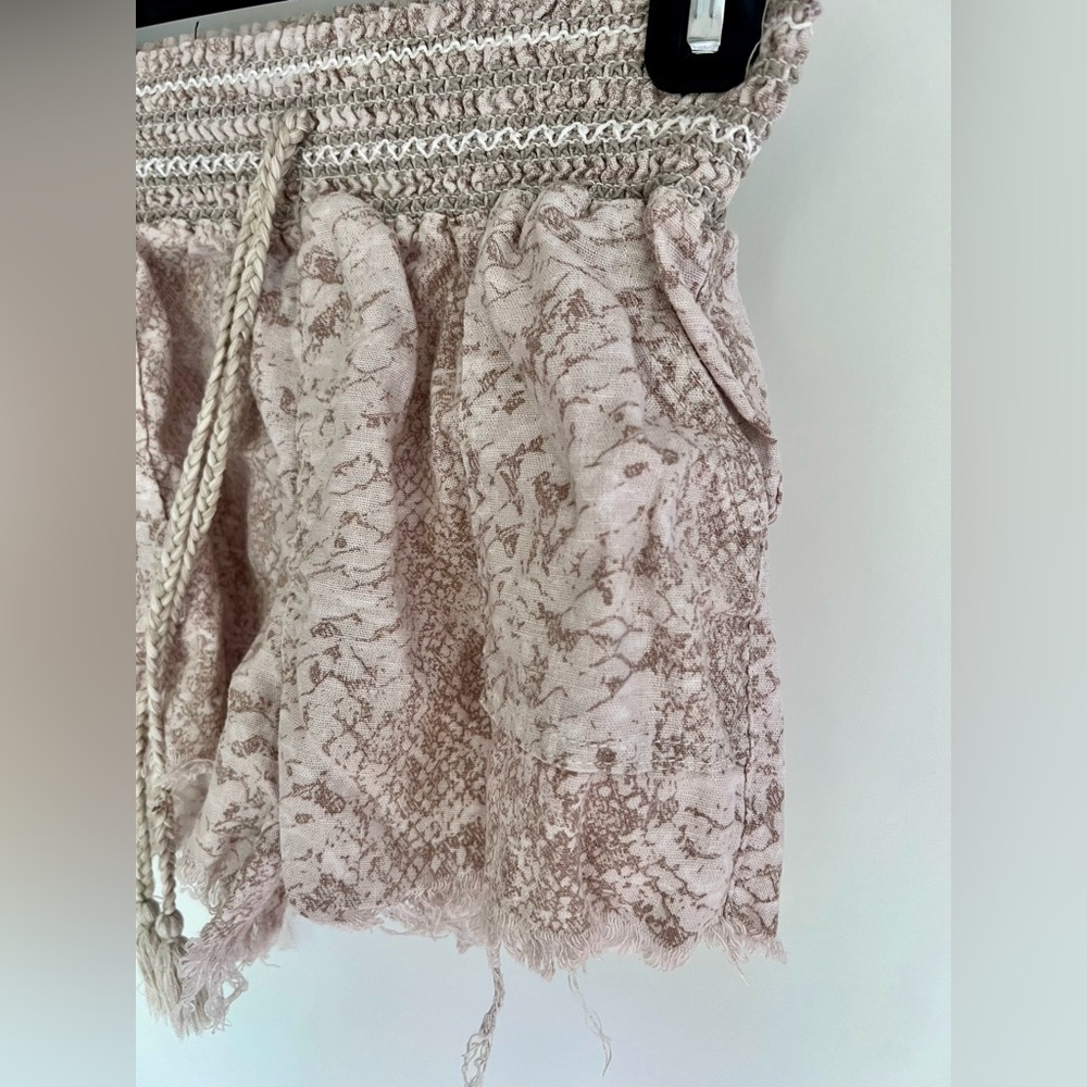 SNAKE PRINT SHORTS